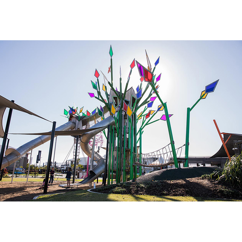 Aura climbing tree house